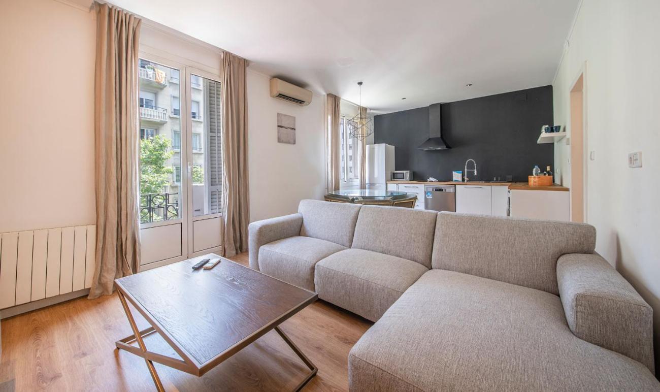 Apartamento De Cuatro En Calle Aribau Stylish Barcelona